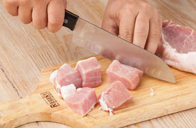 Фото приготовления рецепта: Барбекю из свинины в овощном маринаде, шаг №1